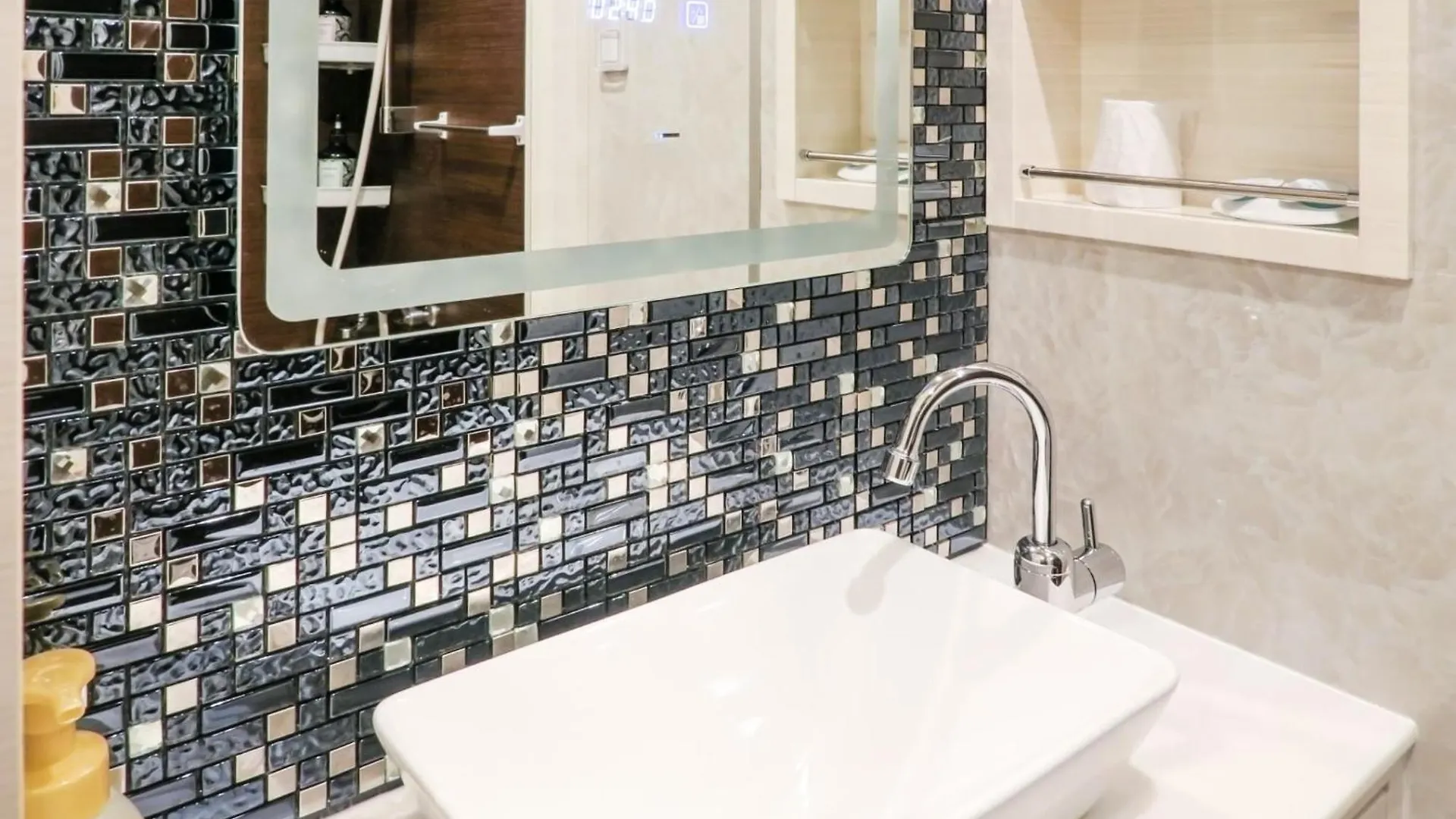**  Ikebukuro Central Hotel طوكيو اليابان